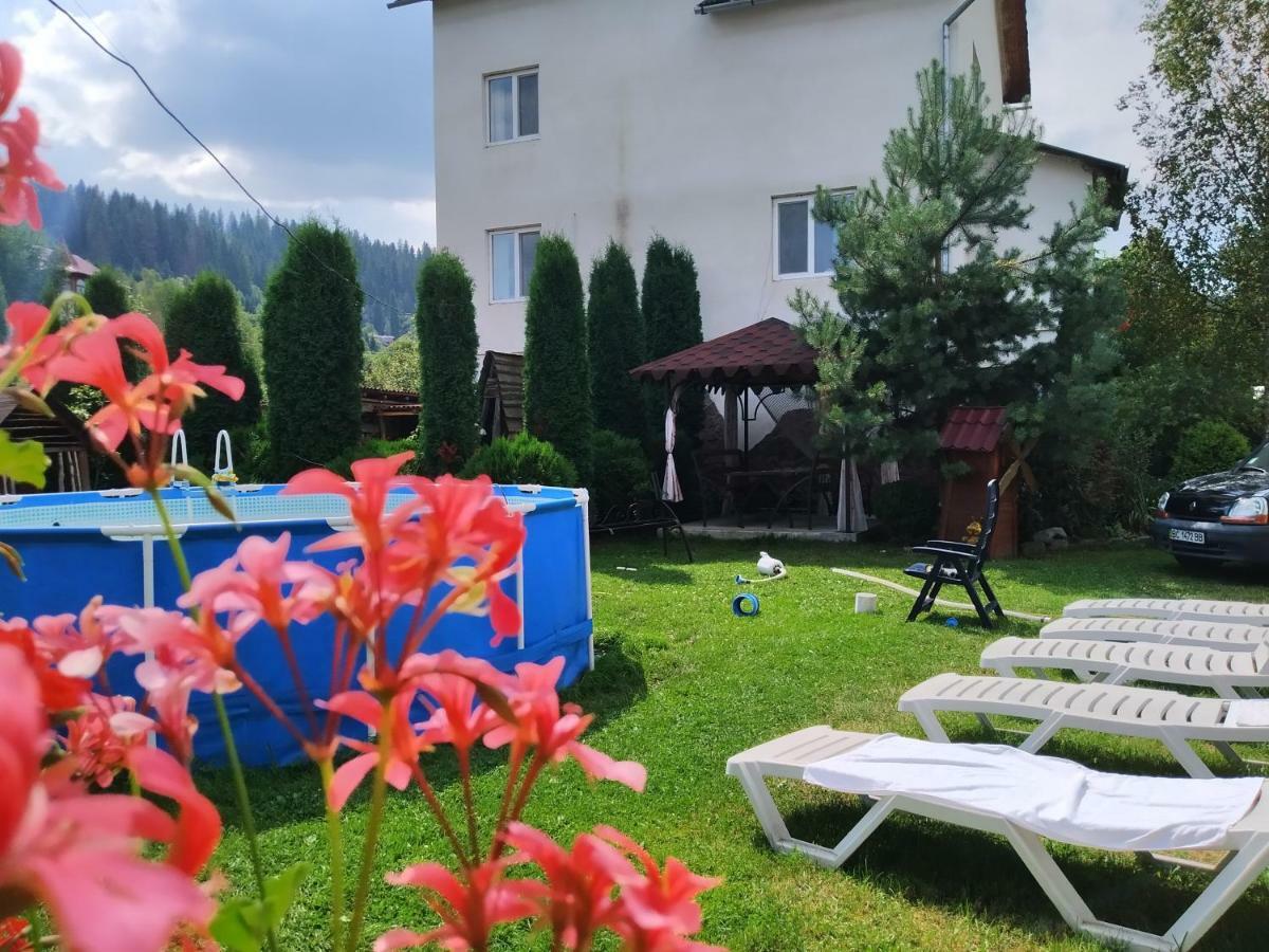Kvitkovyi Rai Hotel Slavske Exterior photo